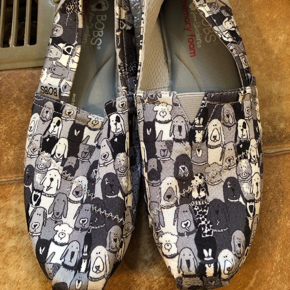 Bobs with dogs size 8